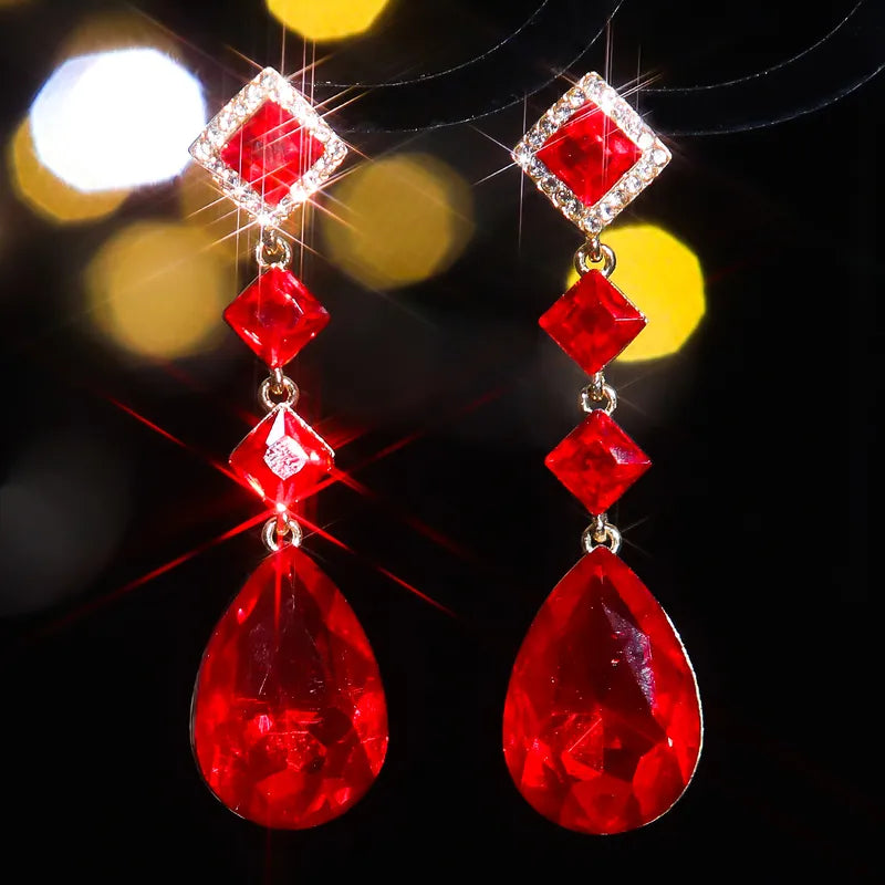 Rhinestone Waterdroplet Earring