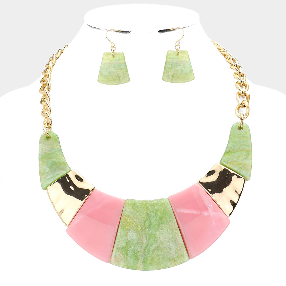 Camouflage Marble Print Resin Curved Bib Necklace Set